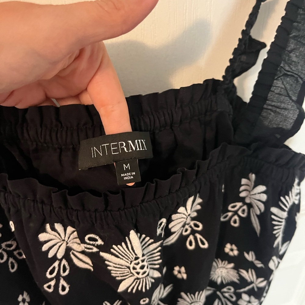 Intermix Embroidered Romper ✨ - Picture 8 of 10